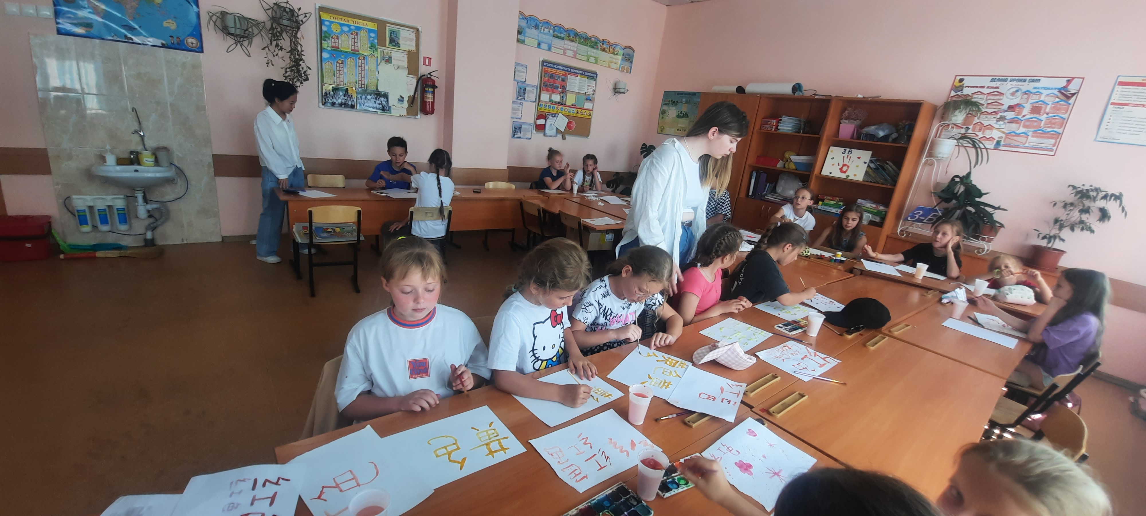 Преподаватели Синьцзянского университета КНР провели занятие с ребятами ...
